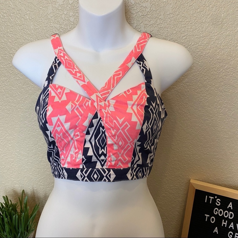 Flying Tomato Crop‎ top Aztec print tribal pink blu